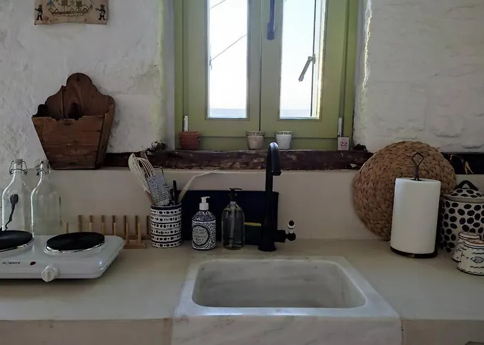 Το Παράσπιτο